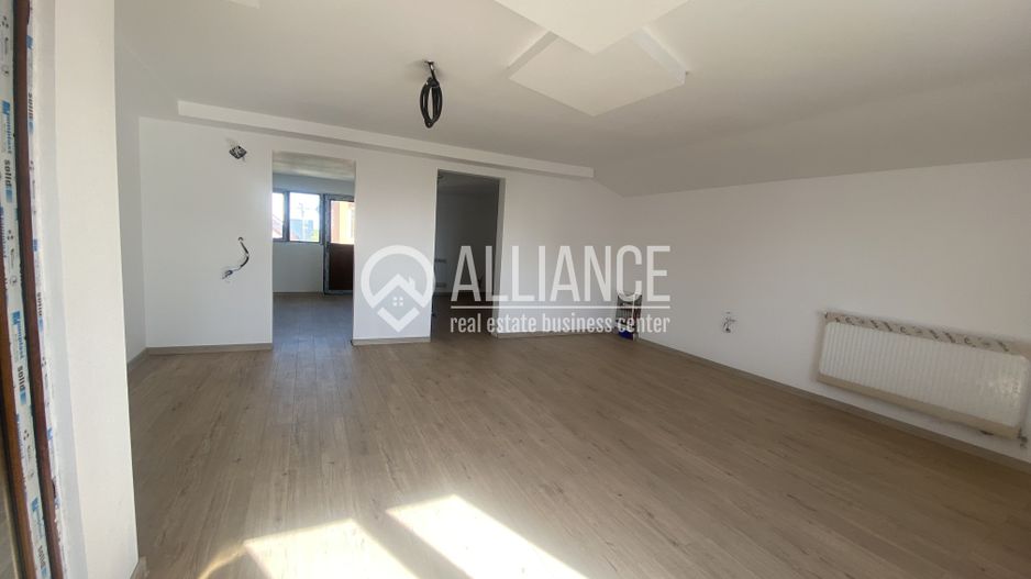 VALU LUI TRAIAN(COD 07) -Casa P+M 5 camere cu teren de 300 mp - Poză 20