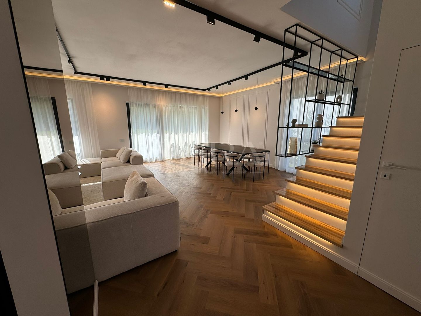 Vilă premium cu piscină și design contemporan în Andrei Mureșanu - Poză 4