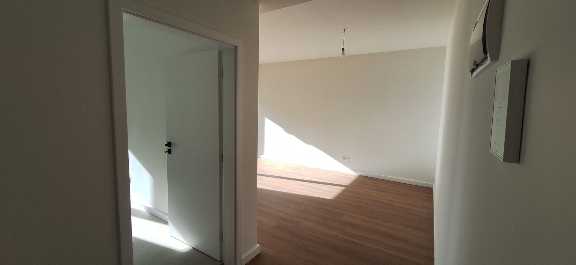 Apartament 2 camere cu loc de parcare inclus - Poză 4