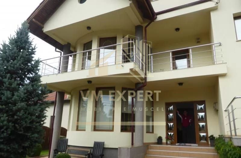 VILA 8 CAMERE, TEREN 511 MP, CENTRU CAMPULUNG - Poză 2