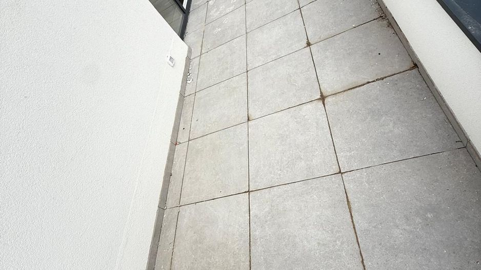 Bloc finalizat. Terasa 20 mp. 2 bai. Lift. 2 locuri de parcare. - Poză 11