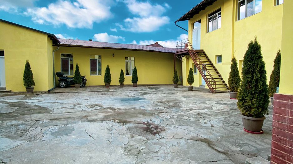 Cladire cu multiple spatii comerciale | P-ta Maria - Sinaia | 1425 MP - Poză 17