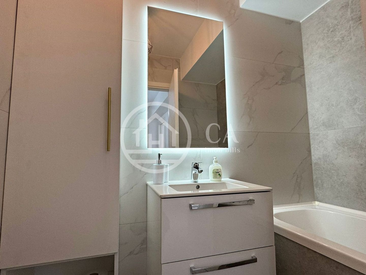 Apartament LUX cu 3 camere de inchiriat in zona Nufarul, Oradea - Poză 10