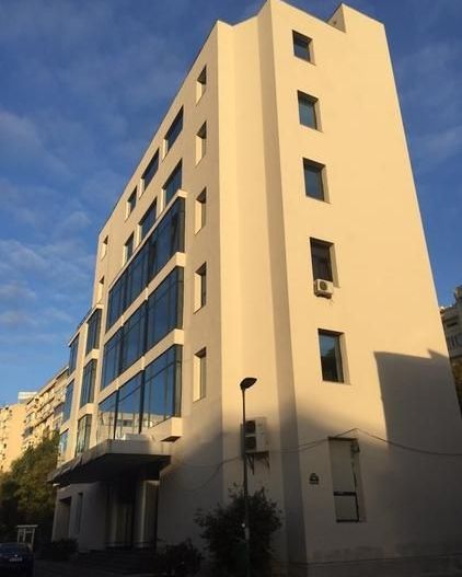 BRASADAS vinde Cladire de Birouri Inchiriat in Zona Unirii. - Poză 1