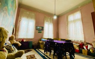 Casa singura in curte - Poză 8