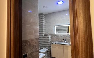 Apartament cu 3 camere – 13 Decembrie,  Coresi la 5 minute pe jos. - Poză 12