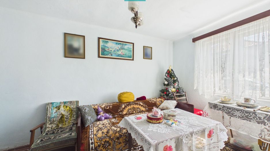 Casă cu 2 corpuri de clădire în Bujac - Poză 16
