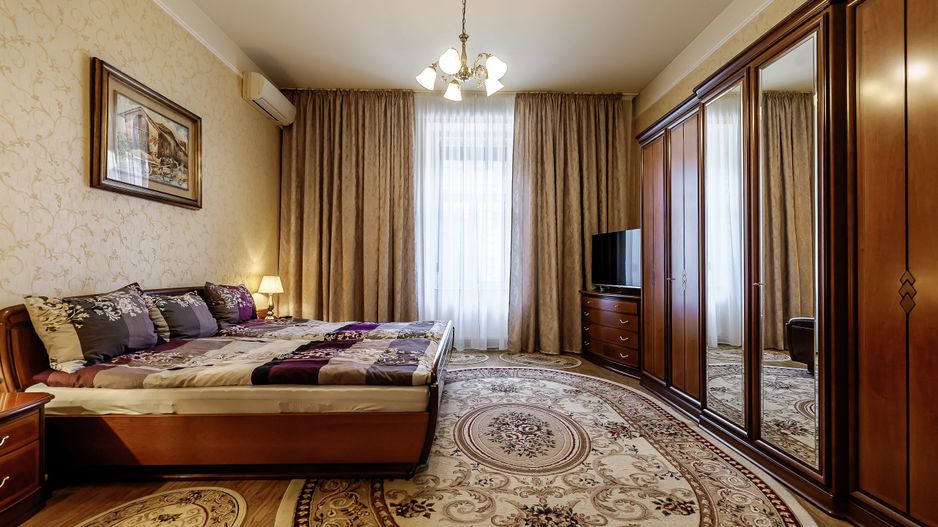 De închiriat apartament cu 2 camere central - Poză 4