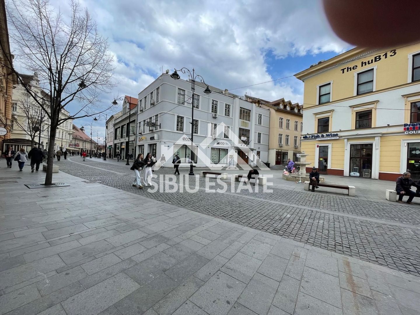 Afacere la cheie 2 unitati de cazare in regim hotelier ULTRACENTRAL - Poză 1