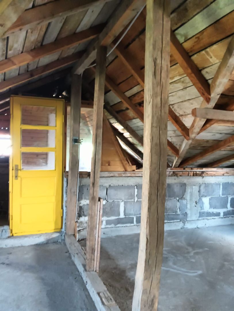 Vanzare apartament -3 camere la casă, etaj 1+pod+cota teren–Târgoviște - Poză 18