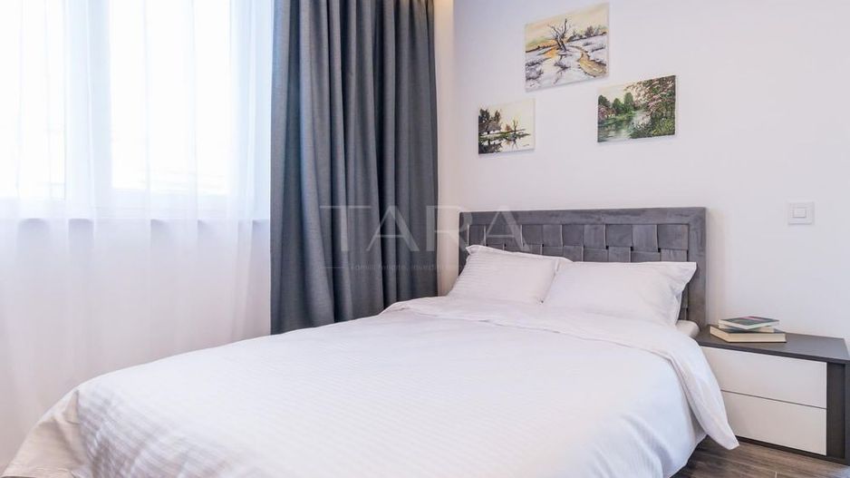 Apartament modern cu 3 camere,  balcon de 10mp și 2 locuri de parcare. - Poză 6