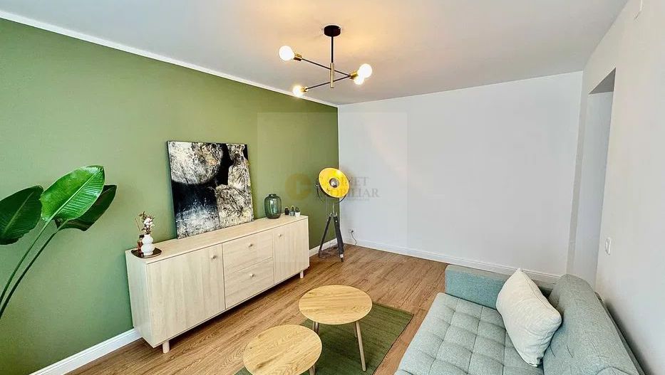 Apartament decomandat 2 camere |  Piata Victoriei - Poză 2