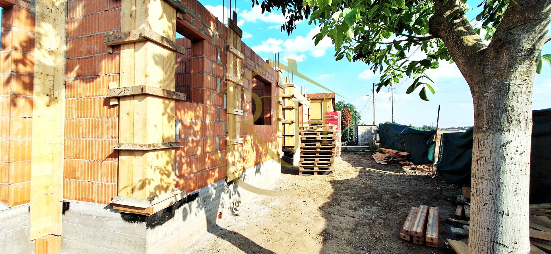 Oferim spre vanzare, Case tip duplex despartite prin spatiu verde, Giroc - Poză 16