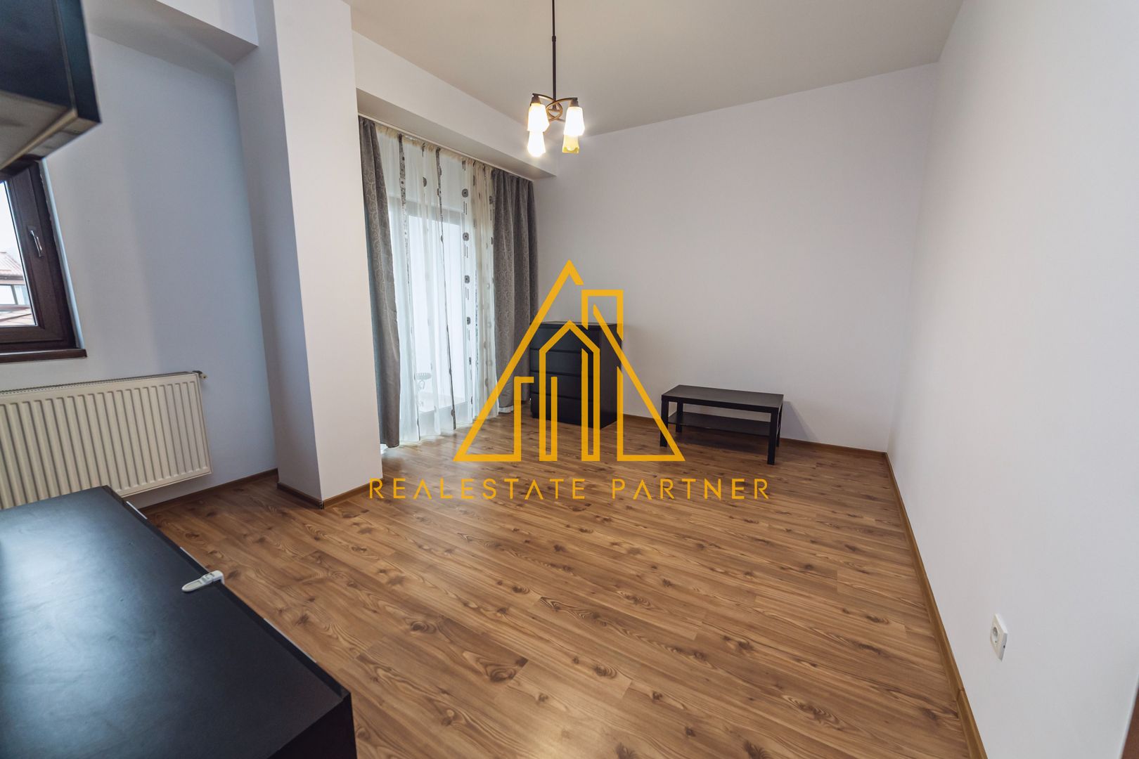 Apartament luminos, completat de spații utile și confortul de care ai nevoie! - Poză 2