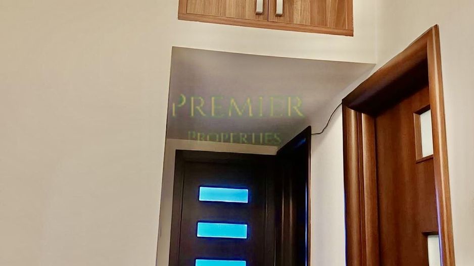 Bloc Rusesc Bucurestii noi vis a vis de metrou Bazilescu boxa - Poză 5