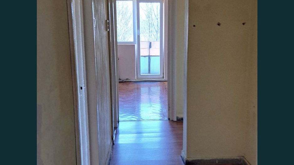 BRASADAS vinde ap 4 cam RENOVAT partial in Micro 16 etaj 3/8. - Poză 2