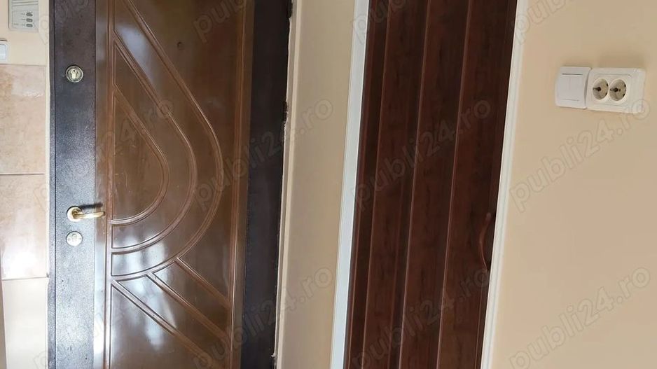 BRASADAS vinde garsonieră situată la etajul 4/ 4 în Micro 17 - Poză 5