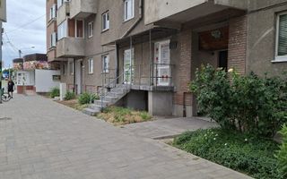 Apartament cu 4 camere de vanzare/centru Turda - Poză 7