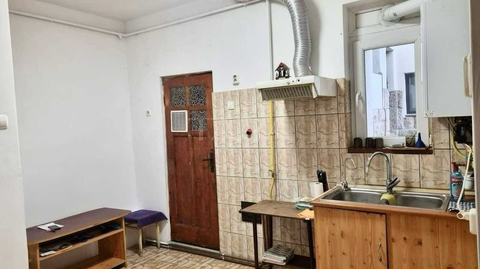 Apartament 3 camere în casă,  Ultracentral, cu grădină - Poză 4