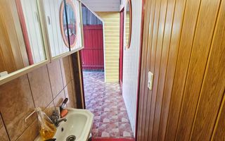 🏡 Casă spațioasă cu 9 camere în Strejnicu – pentru locuință, birouri - Poză 16