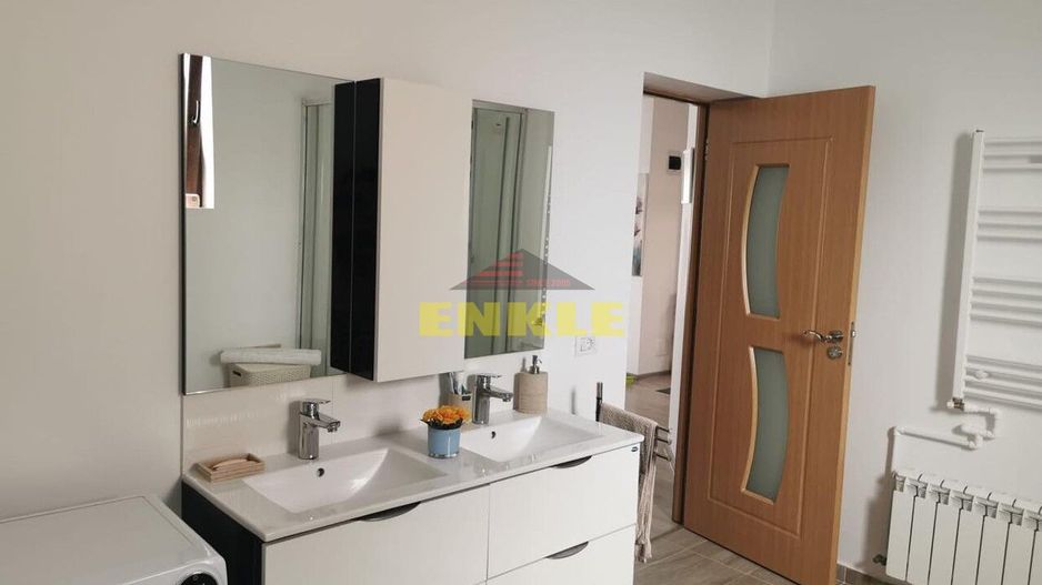 Casa , P+1+teren, 500 mp,situata in Curtesti ,pret 155000 Euro,mobilata si uitilata - Poză 2