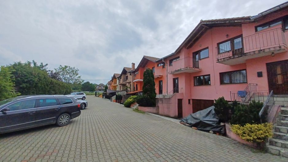 Casa insiruita, 2 dormitoare, garaj, Sanmartin. 120 000 E. Comision 0. - Poză 2