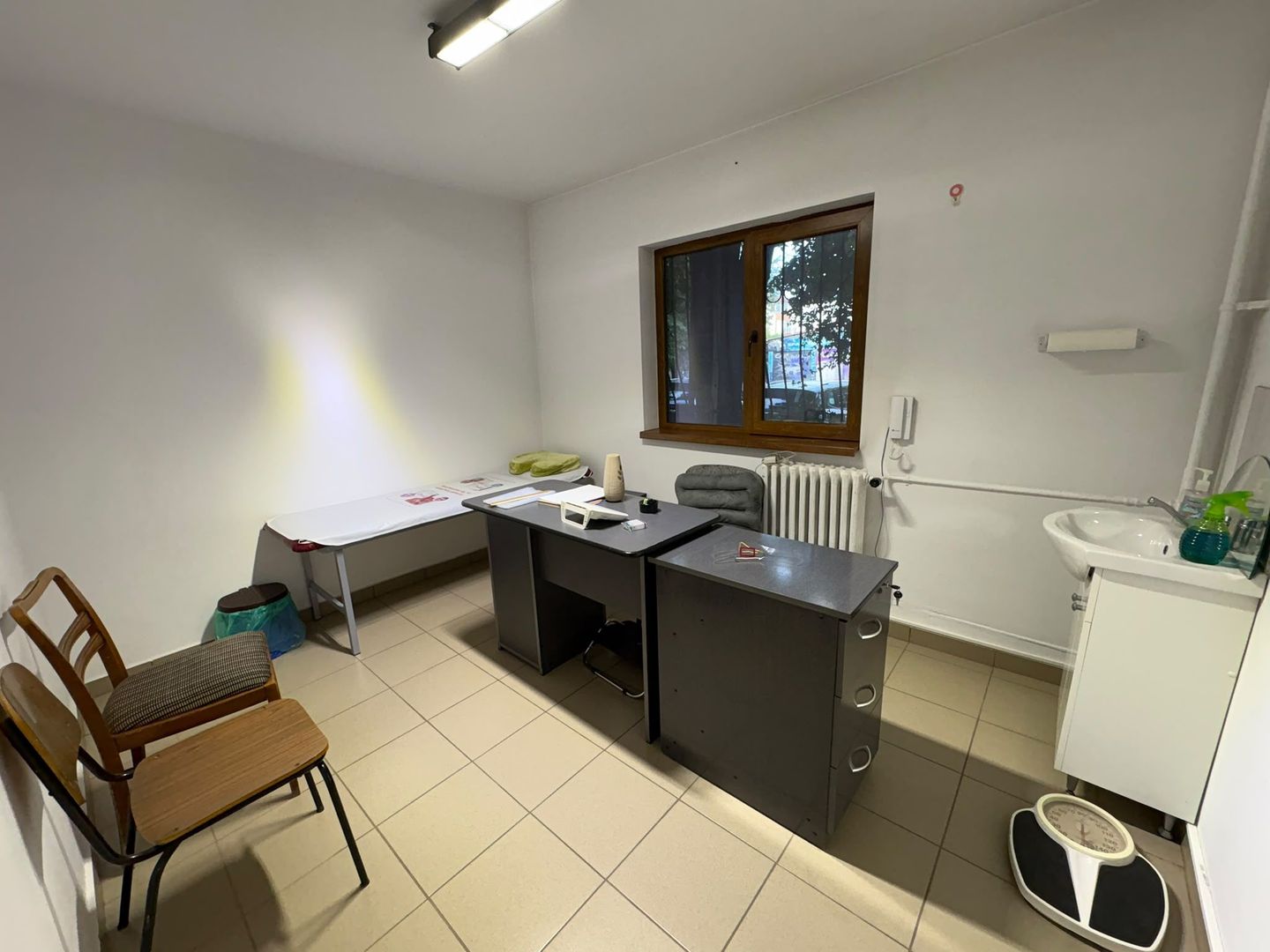 CABINET MEDICAL - GIURGIULUI, COMPLET AMENAJAT - Poză 1