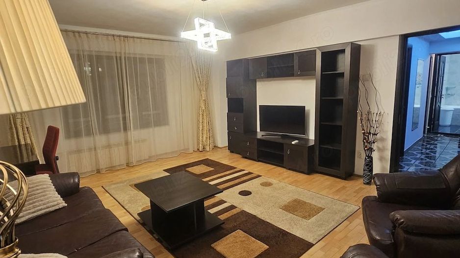 Apartament 2 camere in zona Decebal cu loc de parcare - Poză 1