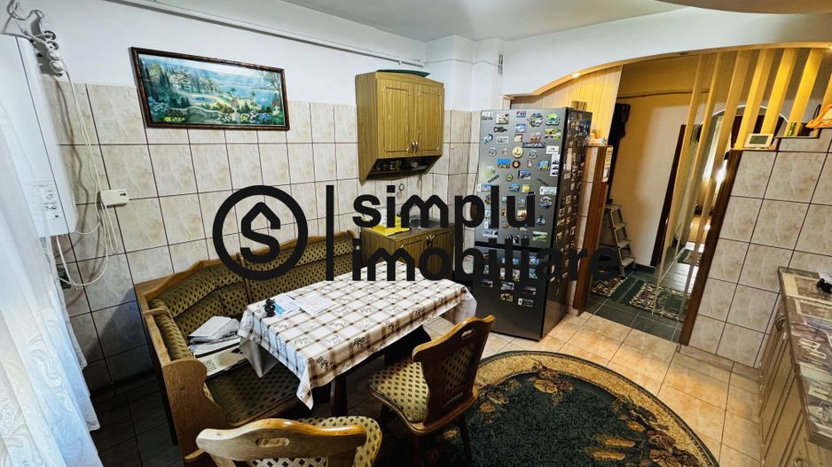 3 decomandate, centrala, 1 Mai - 110 000 Euro - Poză 6