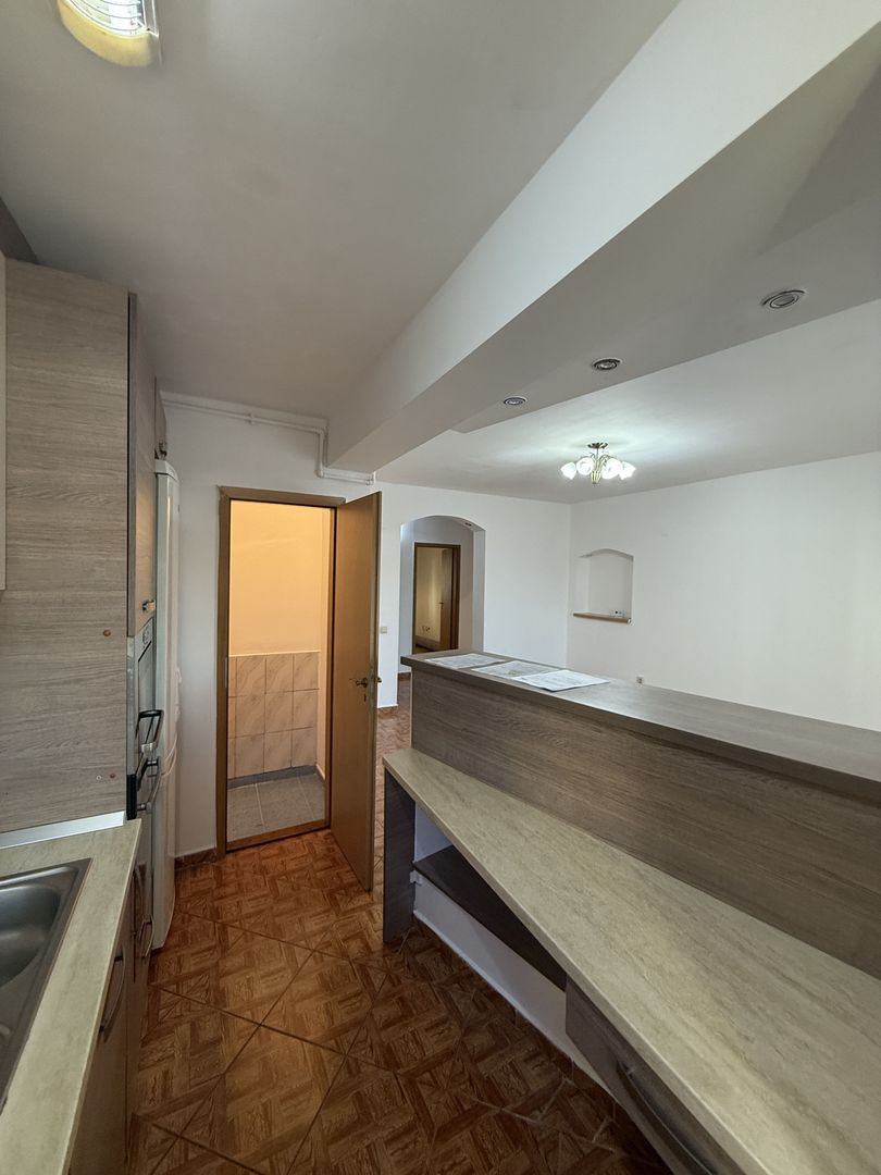 Apartament spațios cu 4 camere + garaj inclus – zona Ștrand–Tilișca - Poză 3