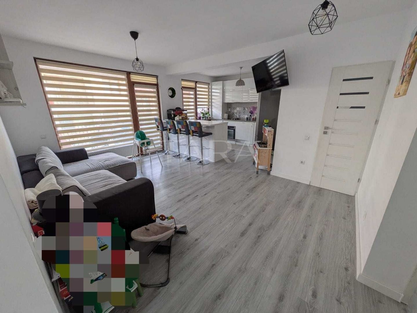 Apartament în duplex cu grădină generoasă, ideal pentru familie. - Poză 1