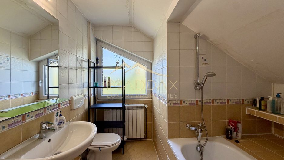 Vila cu 6 camere *485 mpc // *1.670mp teren* // 8 locuri parcare // Sisești - Poză 44