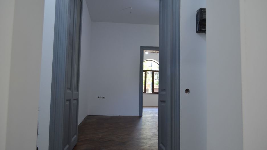 Apartament renovat in zona centrala - Poză 12