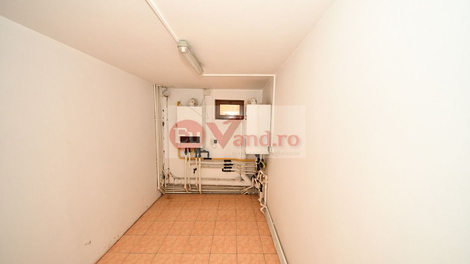 Vila spatioasa, pretabil pentru locuit/clinica, zona Micro 17 – Galati - Poză 9