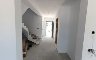 Casă individuală de vânzare – Cristian, zonă liniștită - Poză 12