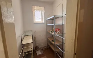 Casa singur in curte 335 mp teren si acces auto in zona Promenada Mall - Poză 13