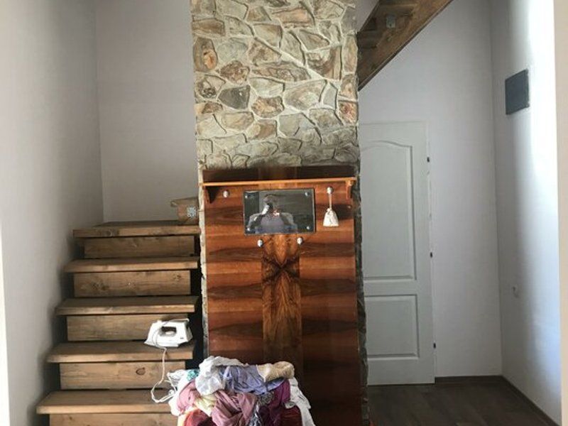 De inchiriat Casa Semidecomandata curte proprie cu 2 fronturi zona Uta - Poză 4