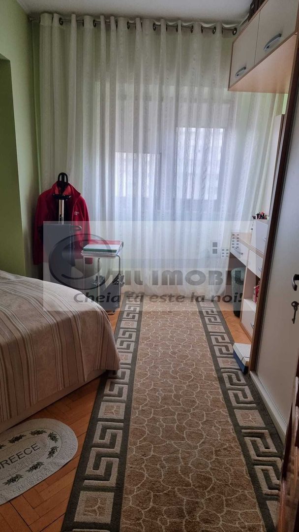 Apartament 4 Camere, Semidecomandat,Nicolina-Rond Vechi 165000 euro - Poză 3