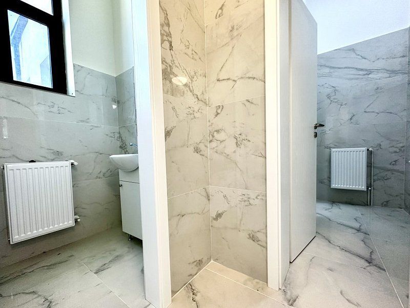 Birouri lângă primărie - Poză 9