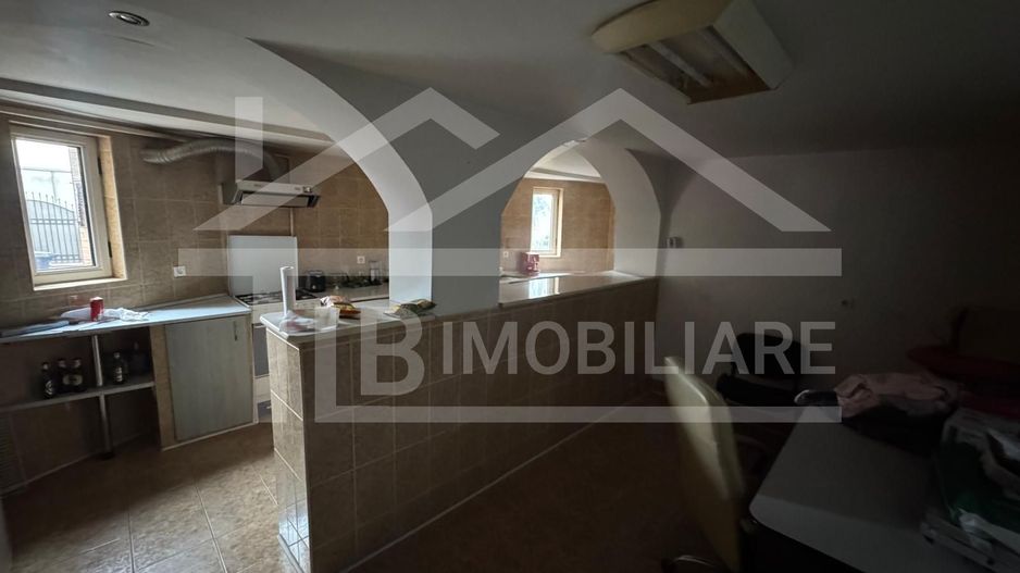 Vila cu 6 camere, 420mp,  teren 720mp, parcari, Zona Shopping City - Poză 14