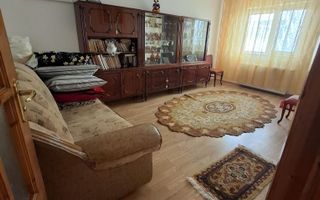 Apartament cu 2 cam D Dacia peste stradă de Biserică - Poză 2