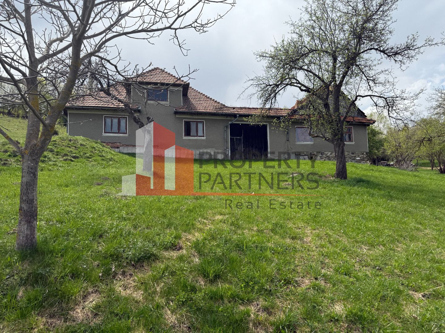 Casă tradițională sat Poarta, comuna Bran teren 1000 mp - Poză 5