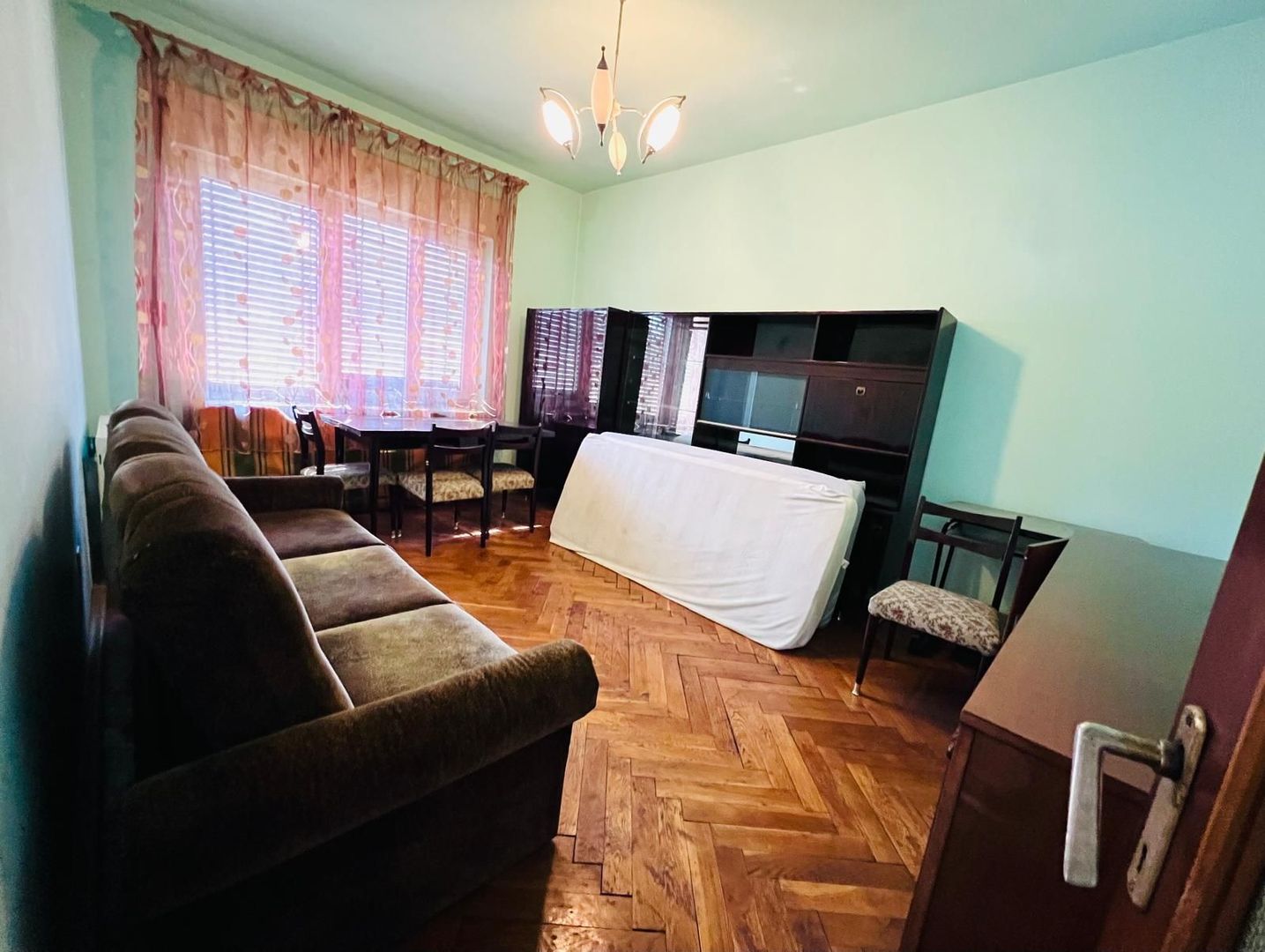 Apartament  Decomandat  2 camere cu balcon mare - Dacia - Poză 2