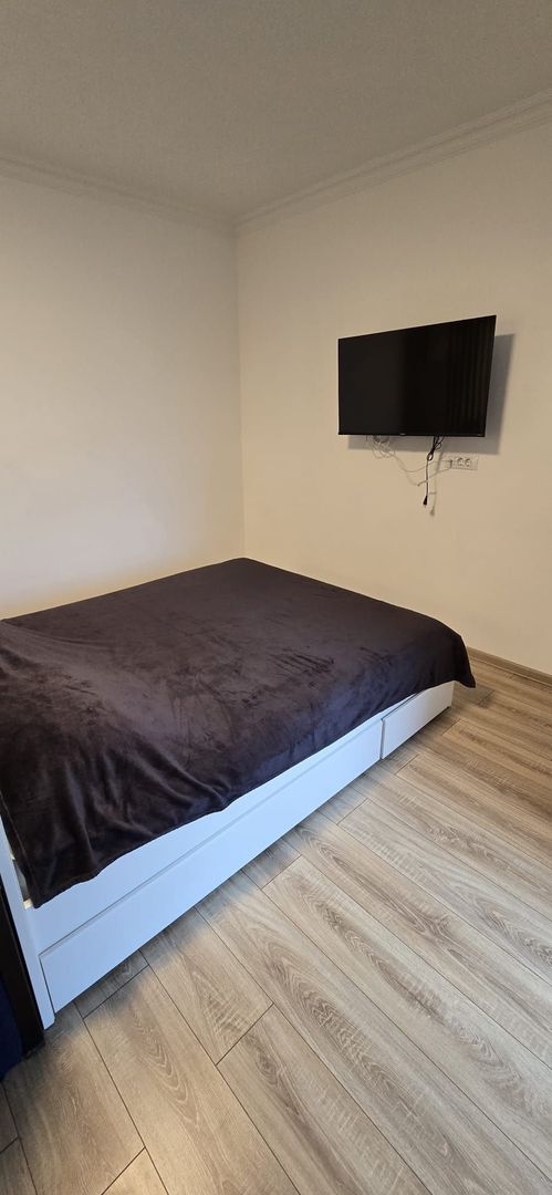 Studio modern de închiriat în Solid Butoaie – vedere la lac, parcare - Poză 8