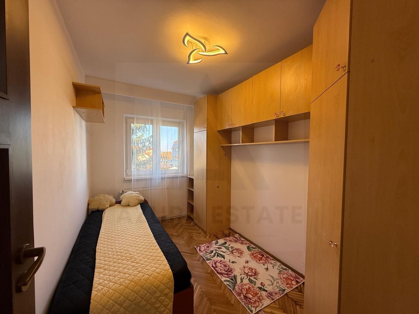 Apartament 4 camere 2 bai 2 balcoane decomandat Etaj 2/4  Valea Aurie - Poză 7