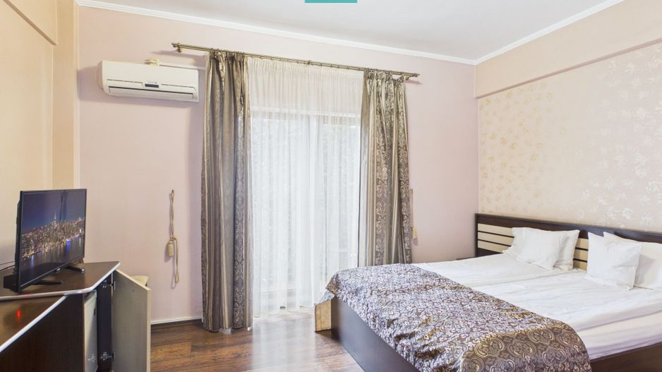 Pensiune 367 mp la drum principal Sântandrei - Poză 11