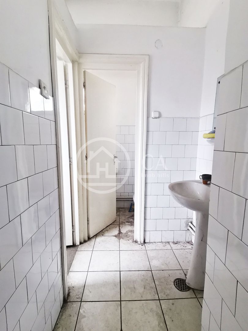 Spatiu comercial cu 15 camere de inchiriat in zona Decebal Oradea - Poză 8