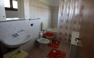 Vila P+1 deosebita, complet mobilata si dotata, cheltuieli de intretinere mici - Poză 12