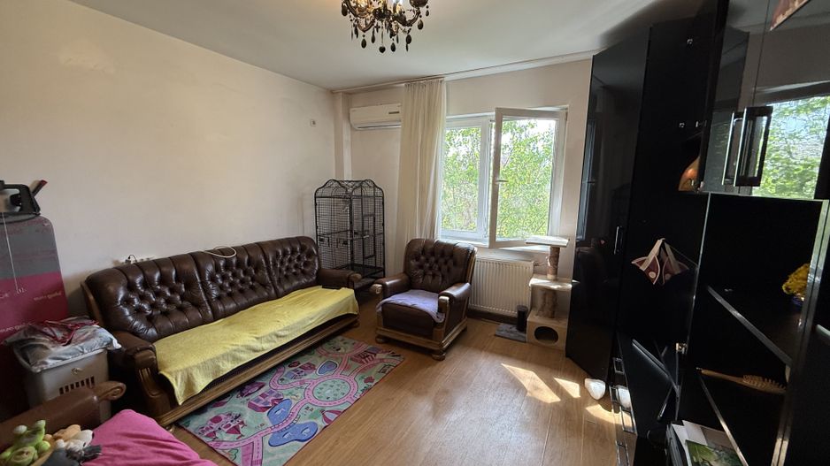 Ap 3 camere - transformat din alipirea a 2 garsoniere - 62 mp - parter - Poză 3