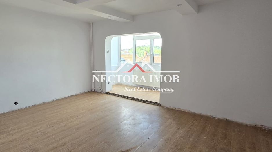 NECTORA IMOB-Apartament 3 camere, 2 bai, 3 balcoane, Zona Velenta,65mp - Poză 1